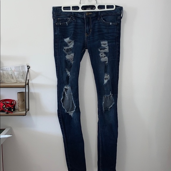 Hollister ripped jeans - Picture 2 of 7